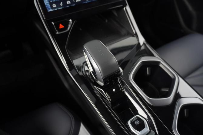 Geely Atlas II с пробегом 2024 года, цена 2 828 000 рублей, 12900 км, внедорожник, Автокод Объявления