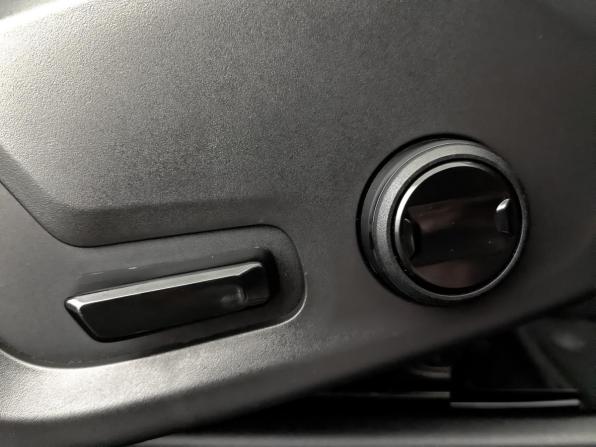 Volvo XC60 II Рестайлинг с пробегом 2021 года, цена 4 260 000 рублей, 77055 км, внедорожник, Автокод Объявления