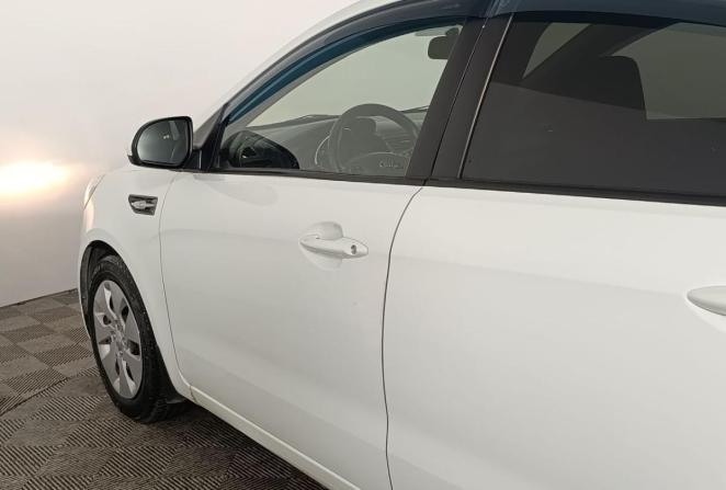 Kia Rio III Рестайлинг с пробегом 2017 года, цена 1 095 000 рублей, 81780 км, седан, Автокод Объявления