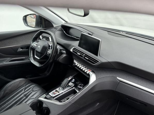 Peugeot 3008 II с пробегом 2017 года, цена 1 490 000 рублей, 119660 км, внедорожник, Автокод Объявления