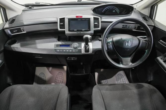 Honda Freed I Рестайлинг 2 с пробегом 2015 года, цена 1 099 000 рублей, 148000 км, компактвэн, Автокод Объявления