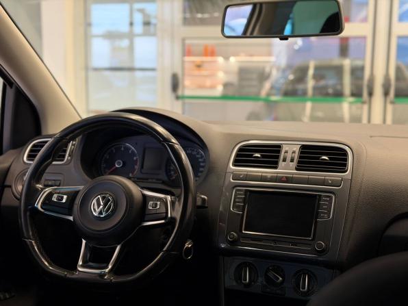 Volkswagen Polo V Рестайлинг с пробегом 2019 года, цена 1 100 000 рублей, 107273 км, седан, Автокод Объявления