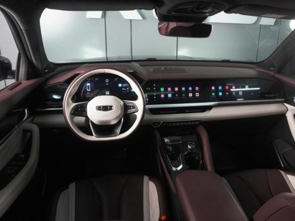 Geely Monjaro I с пробегом 2024 года, цена 3 531 000 рублей, 17748 км, внедорожник, Автокод Объявления