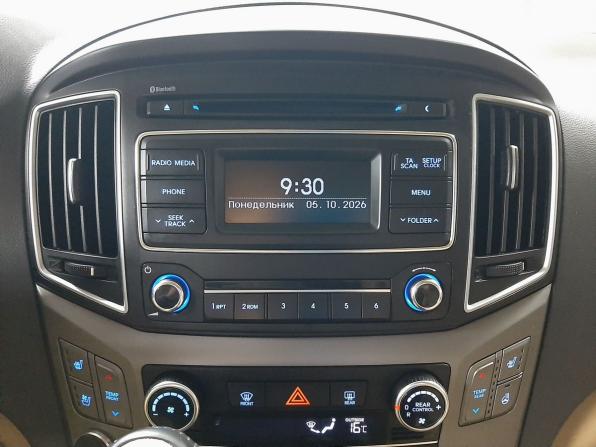 Hyundai H-1 II Рестайлинг 2 с пробегом 2018 года, цена 2 919 000 рублей, 163350 км, минивэн, Автокод Объявления