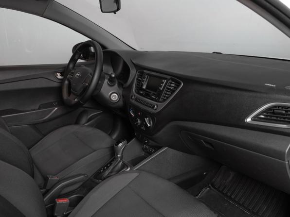 Hyundai Solaris II с пробегом 2017 года, цена 986 000 рублей, 164656 км, седан, Автокод Объявления