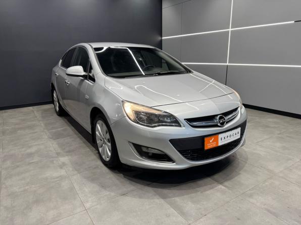 Opel Astra J Рестайлинг с пробегом 2012 года, цена 619 000 рублей, 186000 км, седан, Автокод Объявления