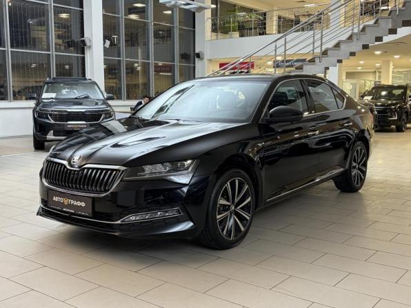 Новый Skoda Superb III Рестайлинг 2025 года, цена 2 799 000 рублей, лифтбек, Автокод Объявления