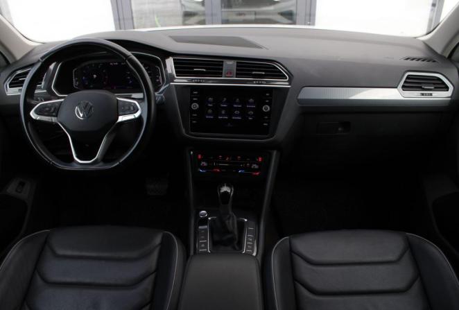 Volkswagen Tiguan II Рестайлинг с пробегом 2021 года, цена 2 860 000 рублей, 56293 км, внедорожник, Автокод Объявления