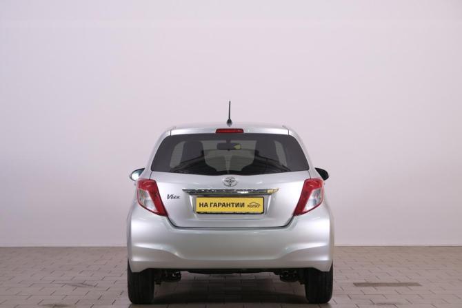 Toyota Vitz III (XP130) с пробегом 2011 года, цена 749 000 рублей, 237288 км, хэтчбек, Автокод Объявления