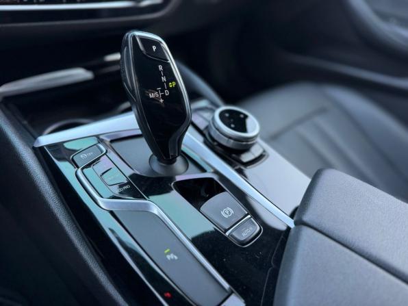 BMW 5 серии VII (G30/G31/G38) с пробегом 2018 года, цена 2 890 000 рублей, 174365 км, седан, Автокод Объявления