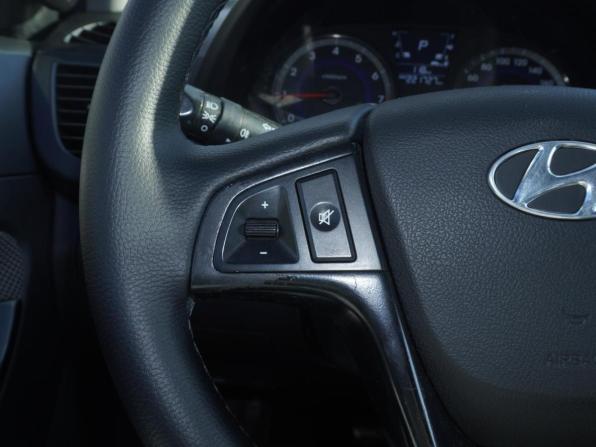 Hyundai Solaris I с пробегом 2011 года, цена 749 000 рублей, 221727 км, седан, Автокод Объявления