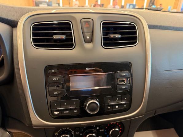 Renault Logan II Рестайлинг с пробегом 2022 года, цена 1 038 000 рублей, 93000 км, седан, Автокод Объявления