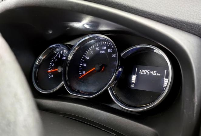 Renault Logan II Рестайлинг с пробегом 2019 года, цена 465 000 рублей, 128000 км, седан, Автокод Объявления