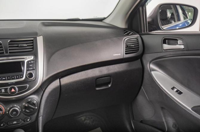 Hyundai Solaris I Рестайлинг с пробегом 2015 года, цена 1 069 000 рублей, 100200 км, седан, Автокод Объявления
