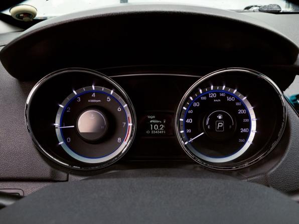 Hyundai Sonata VI (YF) с пробегом 2011 года, цена 999 000 рублей, 234345 км, седан, Автокод Объявления