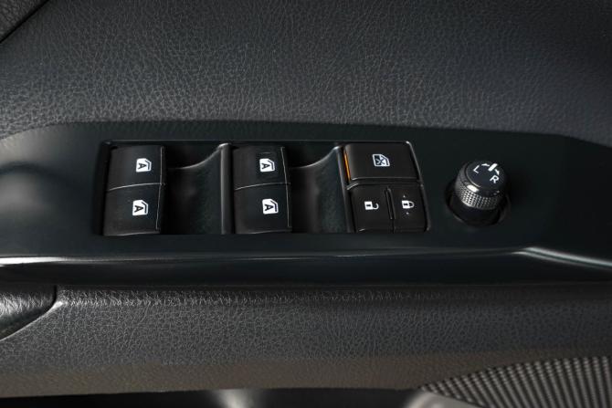 Toyota Camry VIII (XV70) с пробегом 2019 года, цена 2 499 000 рублей, 104700 км, седан, Автокод Объявления