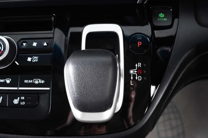 Honda Freed II Рестайлинг с пробегом 2022 года, цена 2 199 000 рублей, 42623 км, компактвэн, Автокод Объявления