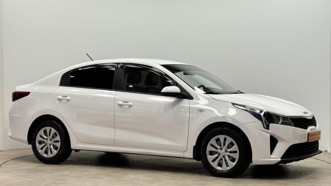 Kia Rio IV Рестайлинг с пробегом 2021 года, цена 1 460 000 рублей, 125000 км, седан, Автокод Объявления