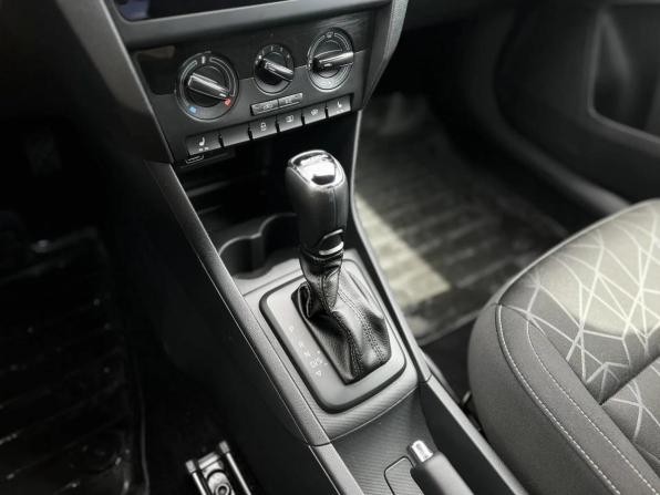 Skoda Rapid I Рестайлинг с пробегом 2019 года, цена 1 459 000 рублей, 43000 км, лифтбек, Автокод Объявления