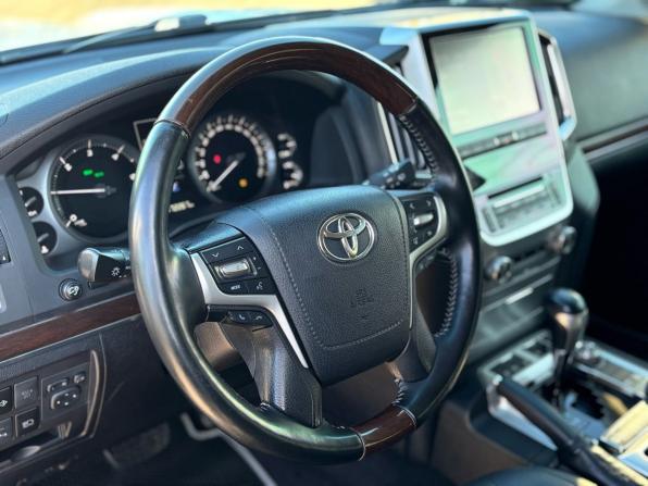 Toyota Land Cruiser 200 Series Рестайлинг 2 с пробегом 2016 года, цена 5 650 000 рублей, 172000 км, внедорожник, Автокод Объявления