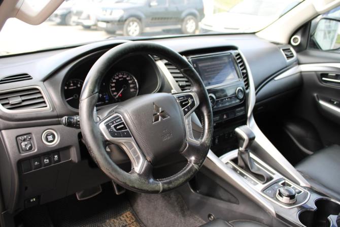Mitsubishi Pajero Sport III с пробегом 2017 года, цена 2 800 000 рублей, 184281 км, внедорожник, Автокод Объявления