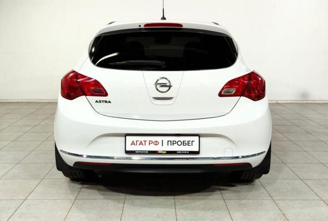 Opel Astra J Рестайлинг с пробегом 2014 года, цена 1 010 000 рублей, 136503 км, хэтчбек, Автокод Объявления