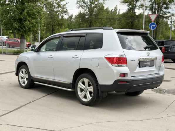 Toyota Highlander II (XU40) Рестайлинг с пробегом 2012 года, цена 1 799 000 рублей, 136137 км, внедорожник, Автокод Объявления