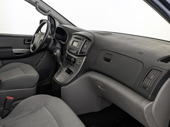 Hyundai H-1 II Рестайлинг 2 с пробегом 2019 года, цена 3 350 000 рублей, 74333 км, минивэн, Автокод Объявления