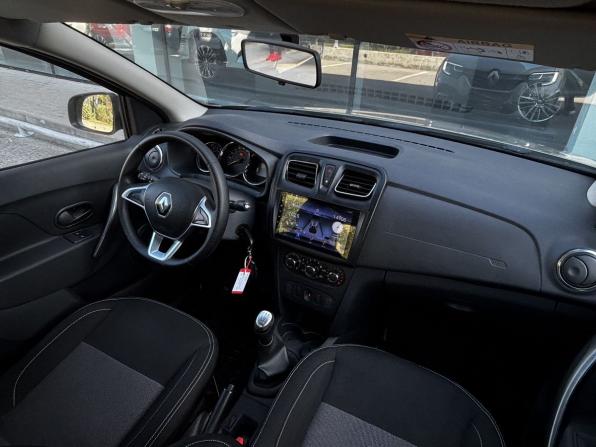 Renault Logan II Рестайлинг с пробегом 2022 года, цена 1 407 000 рублей, 22786 км, седан, Автокод Объявления
