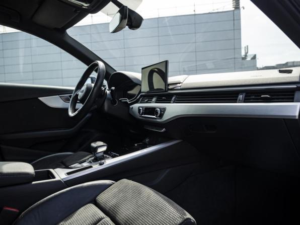 Audi A4 V (B9) Рестайлинг с пробегом 2020 года, цена 3 275 000 рублей, 75389 км, седан, Автокод Объявления