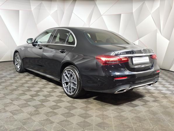 Mercedes-Benz E-Класс V (W213 S213 C238) Рестайлинг с пробегом 2021 года, цена 4 400 000 рублей, 45301 км, седан, Автокод Объявления