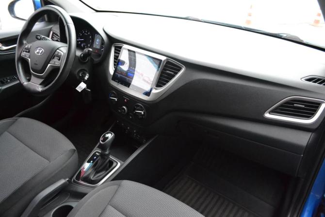 Hyundai Solaris II с пробегом 2017 года, цена 1 300 000 рублей, 105200 км, седан, Автокод Объявления