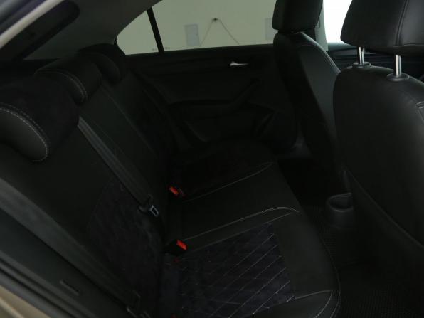 Volkswagen Polo VI с пробегом 2021 года, цена 1 550 000 рублей, 92000 км, лифтбек, Автокод Объявления