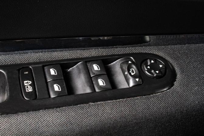 Peugeot 3008 I с пробегом 2012 года, цена 629 000 рублей, 186000 км, внедорожник, Автокод Объявления