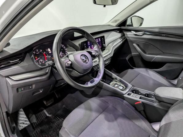 Skoda Octavia IV (A8) с пробегом 2021 года, цена 2 035 000 рублей, 80408 км, лифтбек, Автокод Объявления