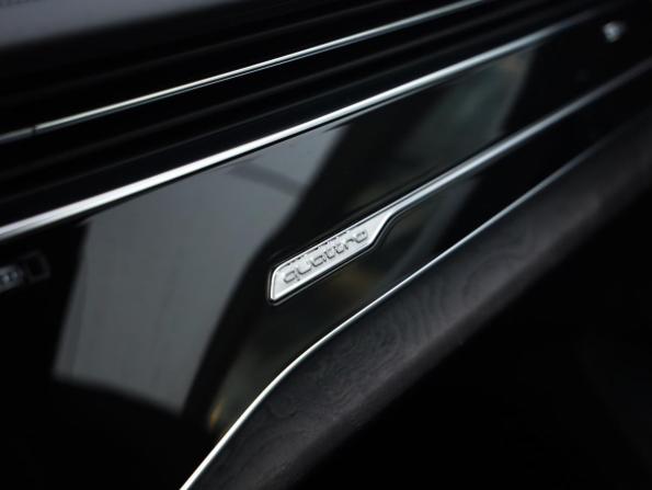 Audi Q8 I (4M) с пробегом 2018 года, цена 4 367 873 рубля, 172536 км, внедорожник, Автокод Объявления