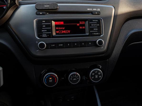 Kia Rio III Рестайлинг с пробегом 2016 года, цена 1 060 000 рублей, 159027 км, седан, Автокод Объявления
