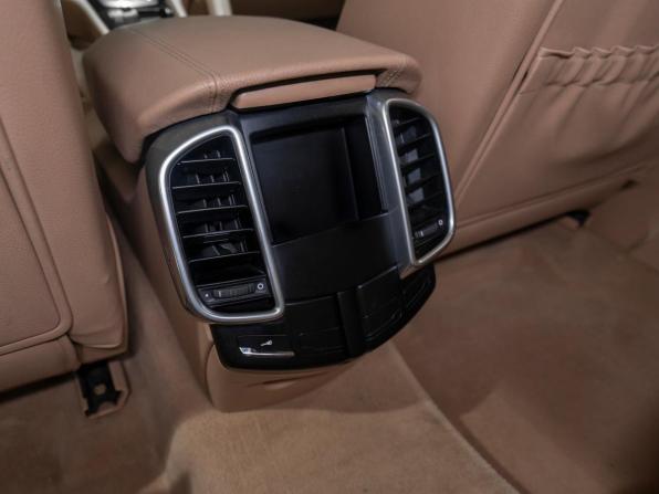 Porsche Cayenne II (958) с пробегом 2011 года, цена 1 895 000 рублей, 248920 км, внедорожник, Автокод Объявления