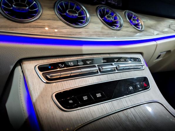 Mercedes-Benz E-Класс V (W213 S213 C238) Рестайлинг с пробегом 2021 года, цена 4 995 000 рублей, 61261 км, купе-хардтоп, Автокод Объявления