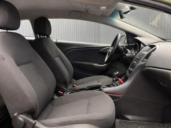 Opel Astra J Рестайлинг с пробегом 2011 года, цена 797 000 рублей, 71790 км, хэтчбек, Автокод Объявления