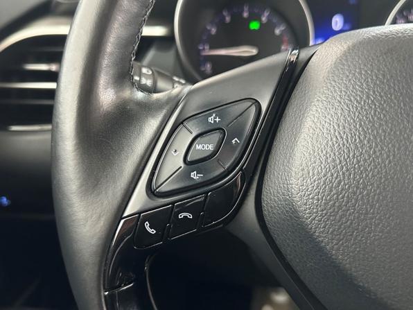 Toyota C-HR I с пробегом 2019 года, цена 2 130 000 рублей, 121867 км, внедорожник, Автокод Объявления