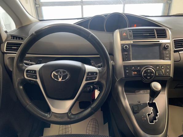 Toyota Verso I Рестайлинг с пробегом 2015 года, цена 1 570 000 рублей, 137692 км, компактвэн, Автокод Объявления