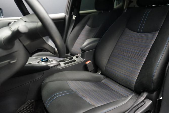 Nissan Leaf II (ZE1) с пробегом 2023 года, цена 2 570 000 рублей, 32000 км, хэтчбек, Автокод Объявления