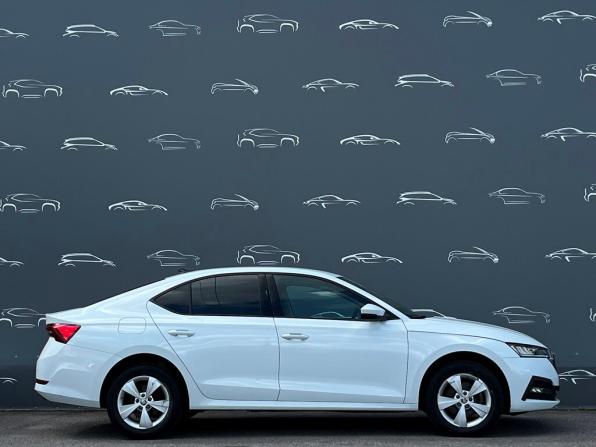 Skoda Octavia IV (A8) с пробегом 2021 года, цена 2 210 400 рублей, 54126 км, лифтбек, Автокод Объявления