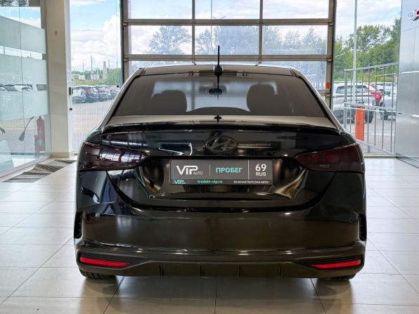 Hyundai Solaris II Рестайлинг с пробегом 2021 года, цена 1 345 000 рублей, 164053 км, седан, Автокод Объявления