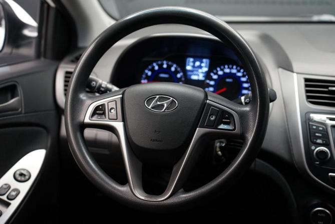 Hyundai Solaris I Рестайлинг с пробегом 2015 года, цена 1 245 000 рублей, 158000 км, седан, Автокод Объявления
