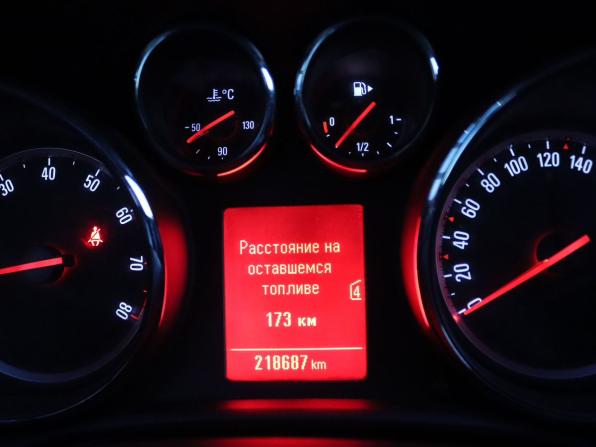 Opel Astra J Рестайлинг с пробегом 2014 года, цена 599 000 рублей, 218000 км, седан, Автокод Объявления