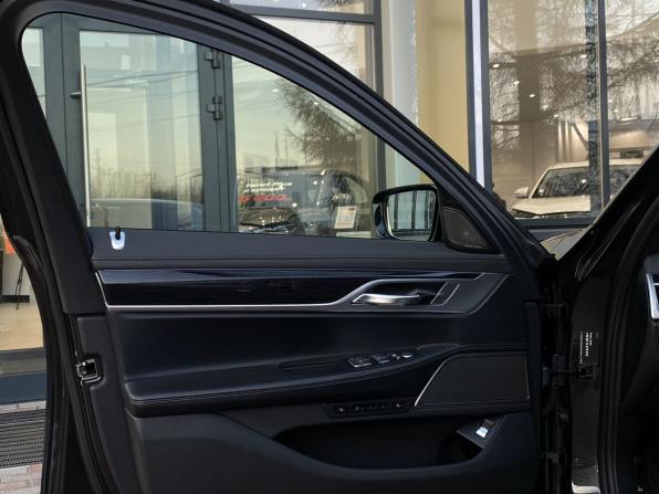 BMW 7 серии VI (G11/G12) Рестайлинг с пробегом 2022 года, цена 6 999 000 рублей, 63744 км, седан, Автокод Объявления