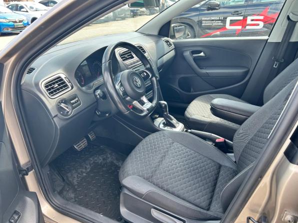 Volkswagen Polo V Рестайлинг с пробегом 2018 года, цена 1 236 000 рублей, 158292 км, седан, Автокод Объявления