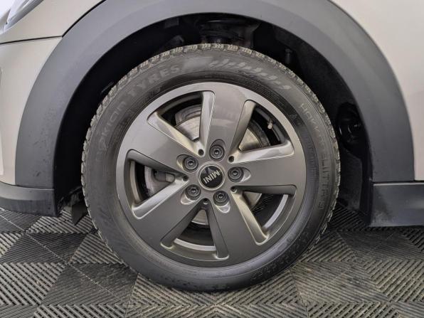 Mini Hatch III (F55/F56) Рестайлинг 2 с пробегом 2021 года, цена 2 335 000 рублей, 78539 км, хэтчбек, Автокод Объявления
